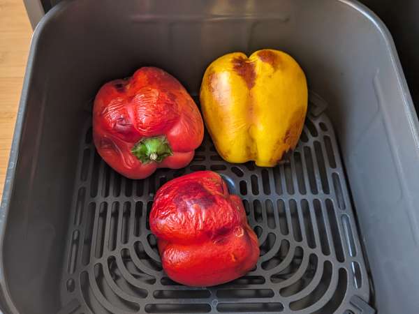 Ardei umpluți și gratinați în friteuza cu aer cald, cu cârnați și brânză scamorza - Preparare etapa 1