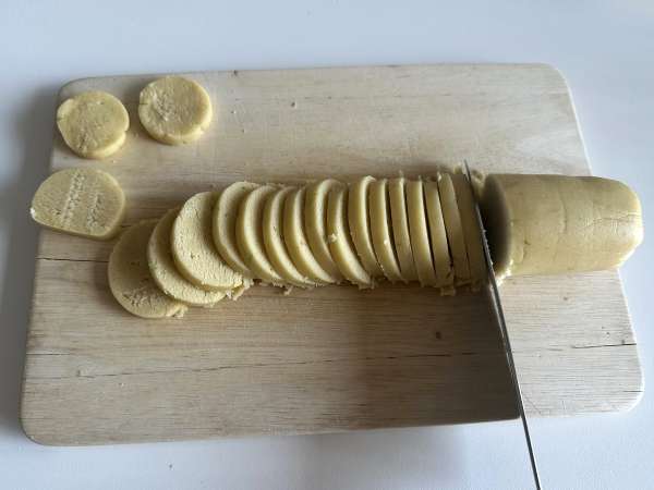 Biscuiți cu unt și lămâie verde, acoperiți cu glazură - Preparare etapa 6