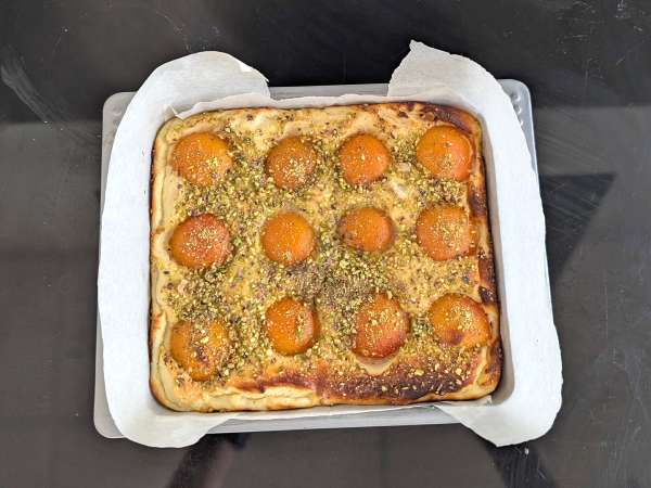 Cheesecake cu caise, cu textură cremoasă - Preparare etapa 7