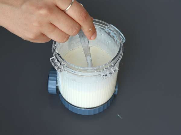 McFlurry de casă cu caramel și ciocolată neagră, preparat cu Ninja Creami - Preparare etapa 2