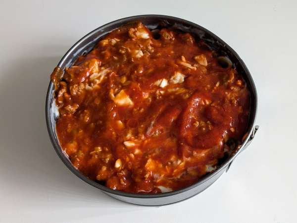 Timballo de rigatoni la cuptor cu cârnați, sos bechamel și mozzarella - Preparare etapa 11
