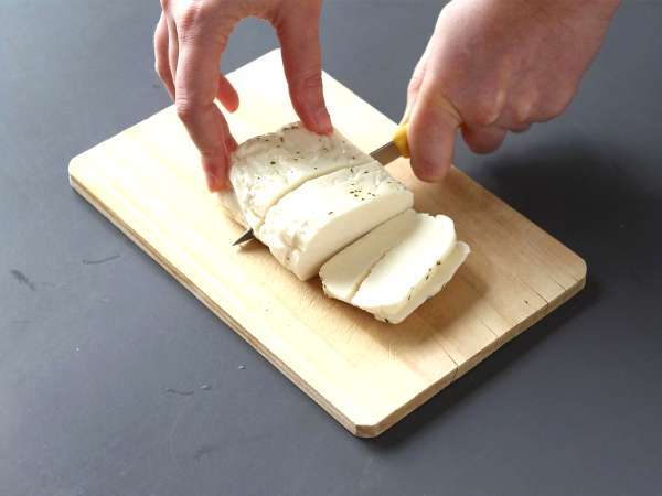 Salată de sfeclă cu halloumi la grătar - Preparare etapa 4