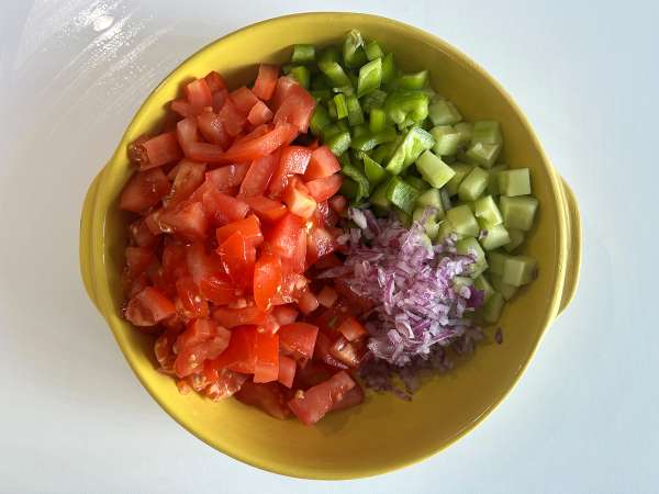 Salată de linte, feta și edamame cu legume crocante - Preparare etapa 1