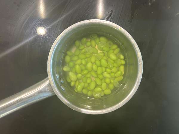 Salată de linte, feta și edamame cu legume crocante - Preparare etapa 3