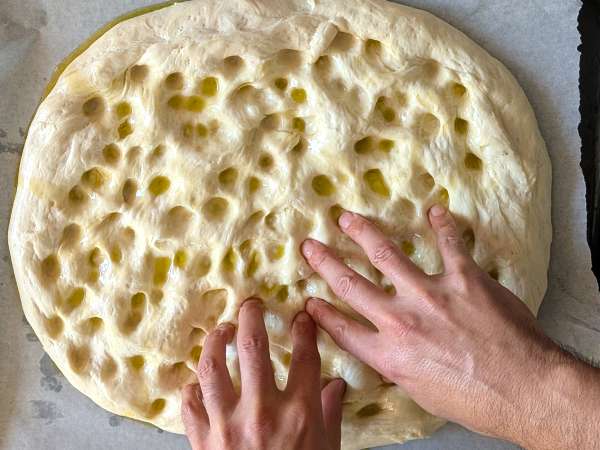 Focaccia rustică cu ceapă și rozmarin - Preparare etapa 9