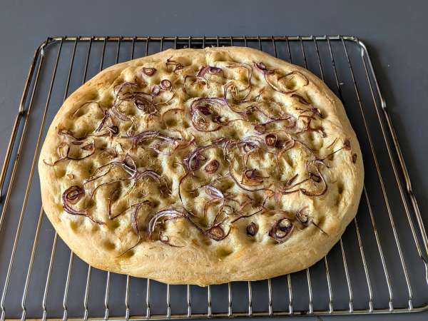 Focaccia rustică cu ceapă și rozmarin - Preparare etapa 12