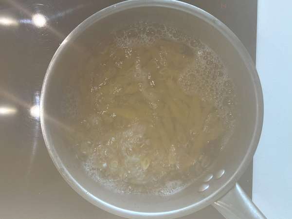 Marry Me Chicken Pasta: paste cremoase cu pui, roșii uscate și parmezan - Preparare etapa 3