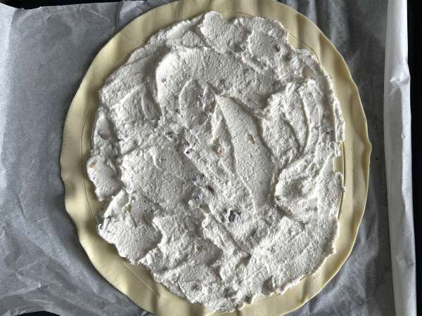 Tartă subțire cu smochine, brie și nuci - Preparare etapa 5