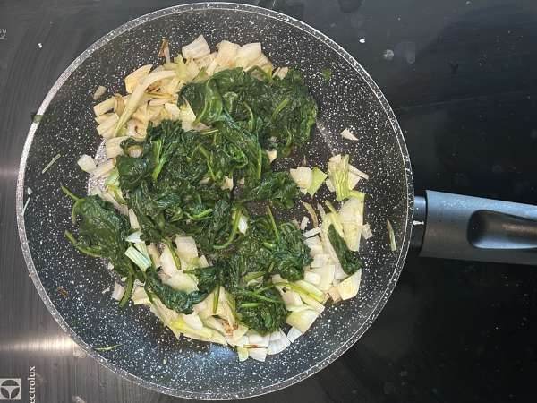 Quiche fără aluat cu spanac și gouda - Preparare etapa 2