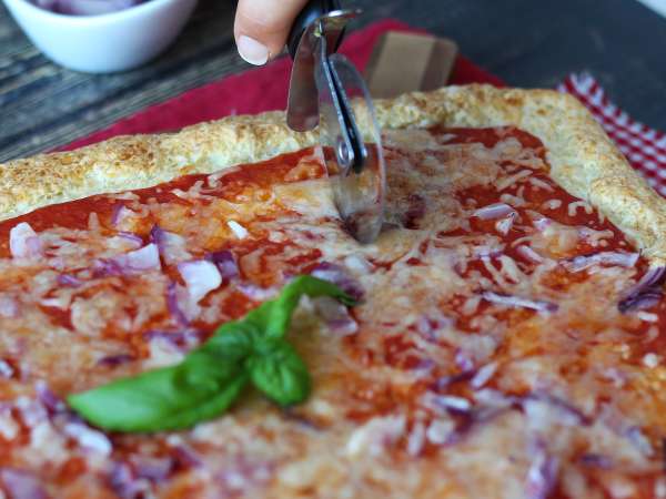 Pizza cu brânză cottage - Preparare etapa 7