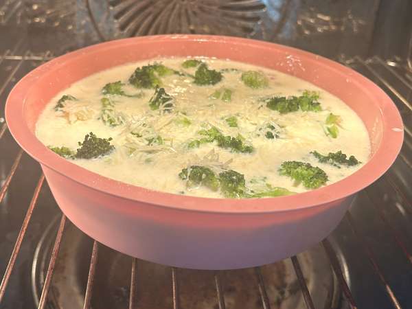 Quiche fără aluat cu broccoli, pancetta și brânză cottage - Preparare etapa 6