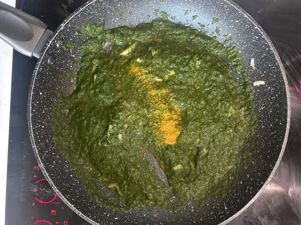 Palak tofu: curry indian cu spanac și tofu - Preparare etapa 8