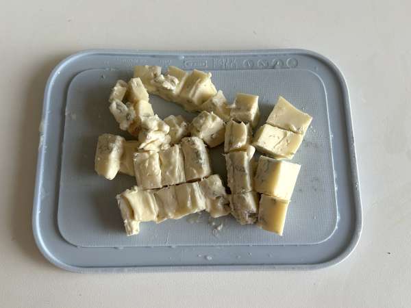 Tartă cu pere, gorgonzola și nuci - Preparare etapa 2