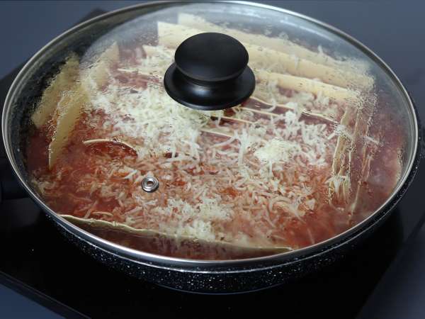 Lasagna cu sos bolognese la tigaie - Preparare etapa 6