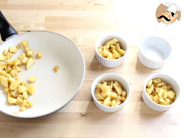 Crumble cu mere și scorțișoară - Preparare etapa 4