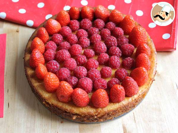 Cheesecake cu căpșuni și zmeură - Preparare etapa 6