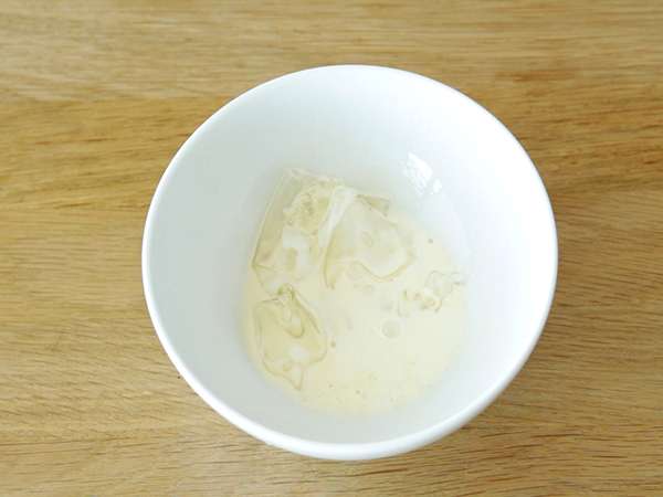 Cheesecake-uri fără coacere - Preparare etapa 4