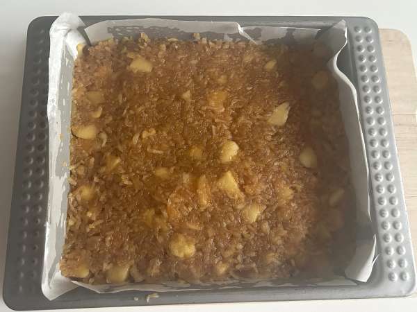 Szarlotka: plăcintă poloneză cu mere și crustă crocantă - Preparare etapa 10