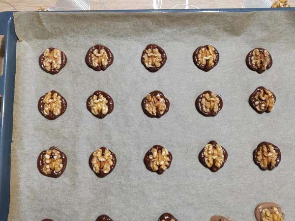 Gustare rapidă cu miez de nucă și ciocolata - Preparare etapa 3