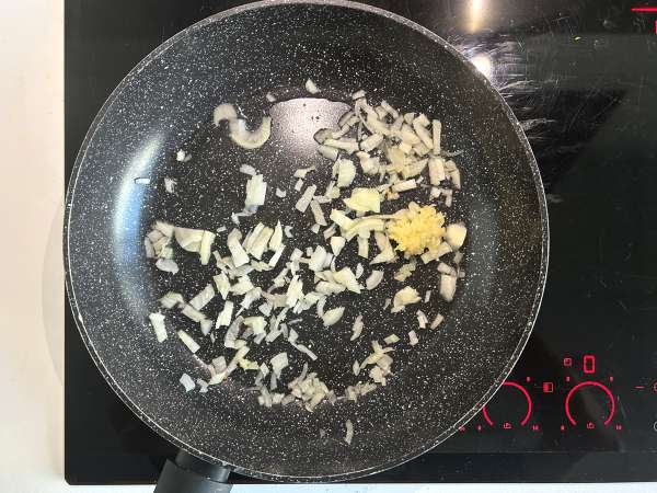 Ștrudel cu dovleac potimarron și brânză feta: o rețetă ușoară și crocantă - Preparare etapa 2