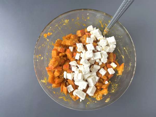 Ștrudel cu dovleac potimarron și brânză feta: o rețetă ușoară și crocantă - Preparare etapa 5