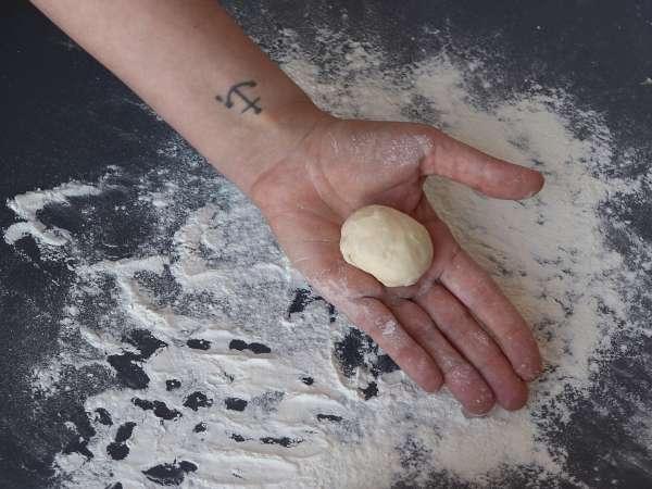 Pâine brioșă în formă de fulg, cu brie fondant - Preparare etapa 9