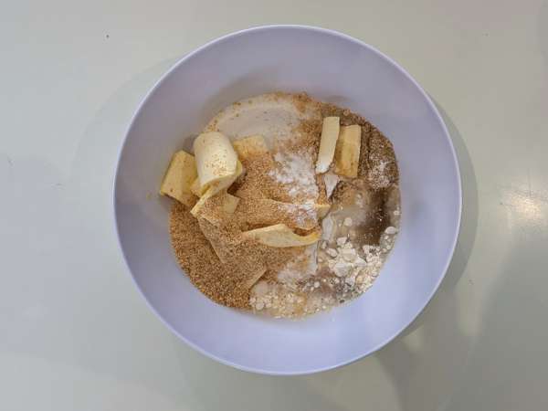 Fursecuri vegane cu migdale și pepite de ciocolată: ușor de făcut și delicioase - Preparare etapa 1
