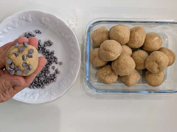 Fursecuri vegane cu migdale și pepite de ciocolată: ușor de făcut și delicioase - Preparare etapa 3