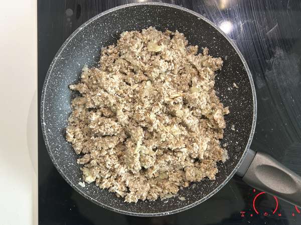 Rulouri vegetariene de varză cu ciuperci, orez și miso-alternativa la sarmalele de post - Preparare etapa 4