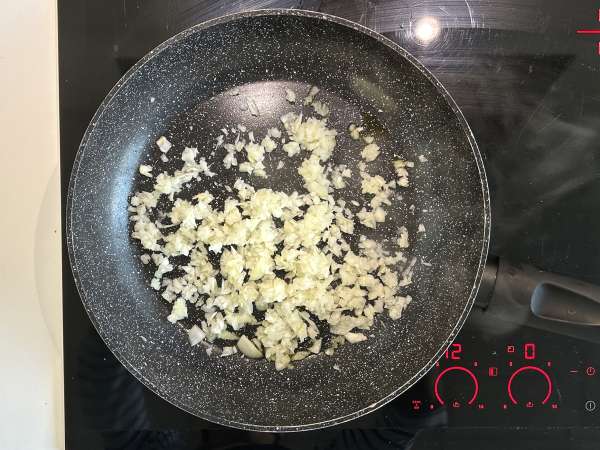 Hachis parmentier vegetarian cu linte: o rețetă ușoară și reconfortantă - Preparare etapa 1