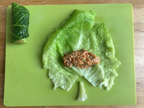 Rulouri de varză cu carne de porc și gochujang, în sos de miere și susan - Preparare etapa 5