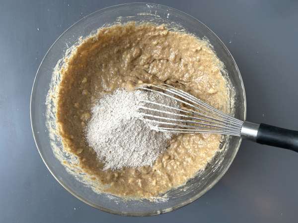 Chec vegan cu banane, miso, nuci și ciocolată - Preparare etapa 4