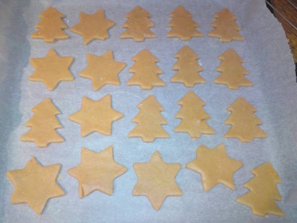 Biscuiti cu suc de rosii, ghimbir si scortisoara - Preparare etapa 4