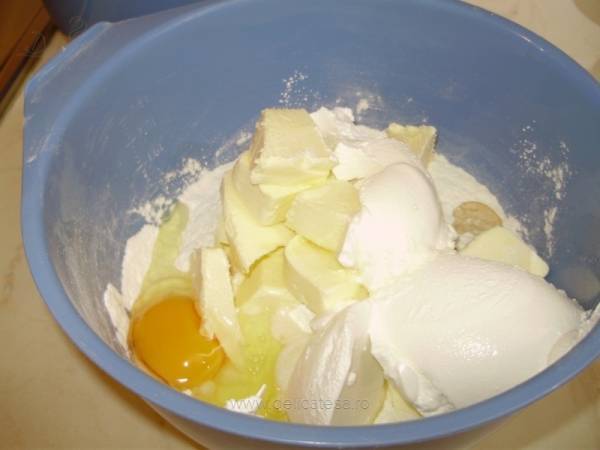 torta cusma lui guguta - Preparare etapa 1