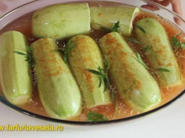 Dovlecei umpluti cu carne si verdeata (reteta video) - Preparare etapa 3