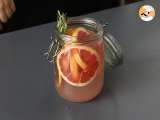 Etapa 3 - Apă aromată cu grapefruit și rozmarin: bautură detox de vară, fără adaos de zahăr!