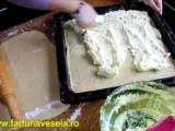 Etapa 3 - Placinta cu branza dulce si stafide (reteta video)