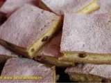 Etapa 5 - Placinta cu branza dulce si stafide (reteta video)