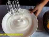 Etapa 2 - Tort cu mascarpone si nuca de cocos (reteta video)