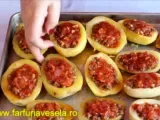Etapa 3 - Cartofi umpluti cu carne tocata (reteta video)