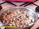 Etapa 1 - Rulouri din cotlet de porc cu ciuperci (reteta video)
