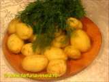 Etapa 1 - Cartofi noi cu marar la ceaun (reteta video)