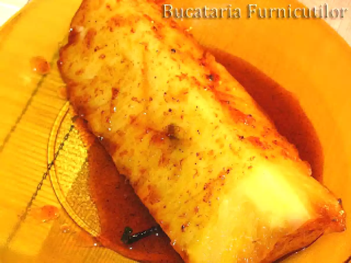 Ananas Copt cu Sos de Caramel