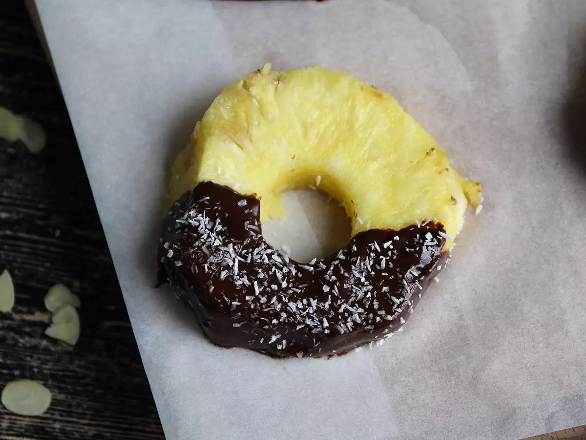 Ananas cu ciocolată: desertul perfect de făcut cu copiii - poza 2