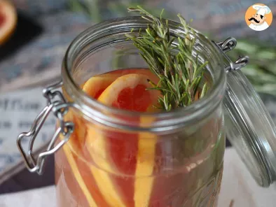 Apă aromată cu grapefruit și rozmarin: bautură detox de vară, fără adaos de zahăr!, poza 2