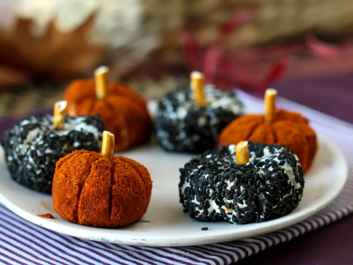 Aperitiv cu brânză tartinabilă în formă de dovleac, perfect pentru Halloween! - poza 6