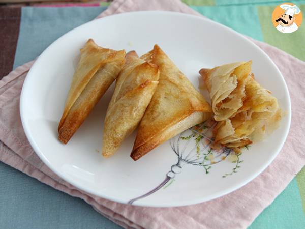 Aperitiv samosas cu mere si scortisoara