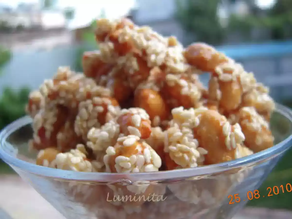 Arahide glasate in miere si susan