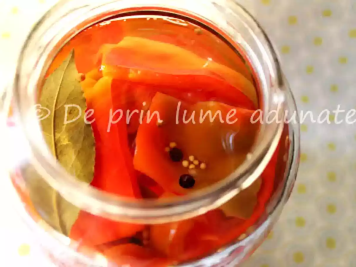 Ardei (gogosari) marinati la borcan