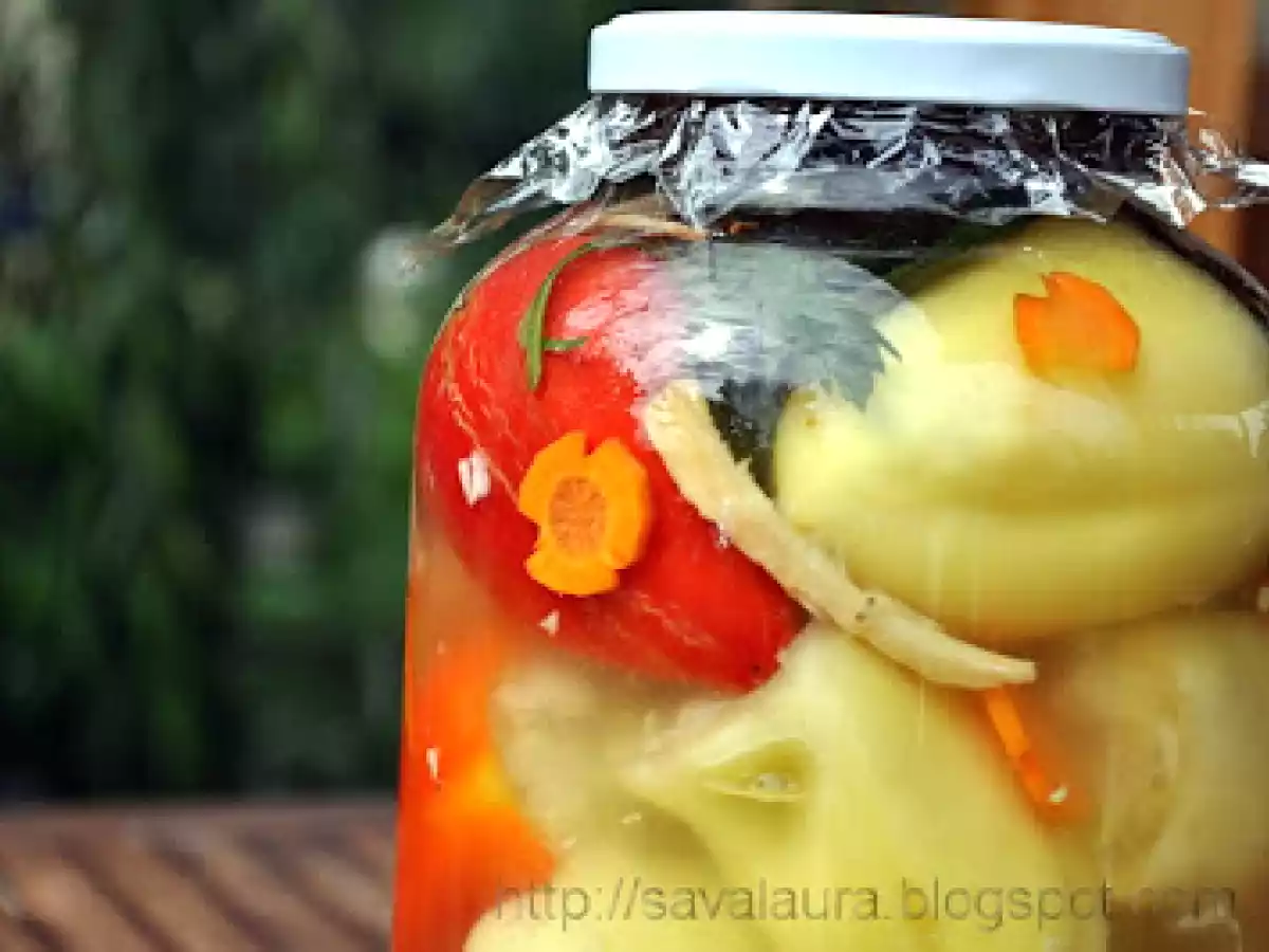 Ardei grasi umpluti cu varza (alba)